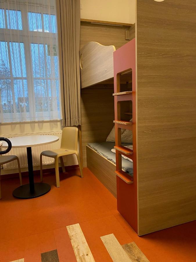 Zweibettzimmer mit Bad